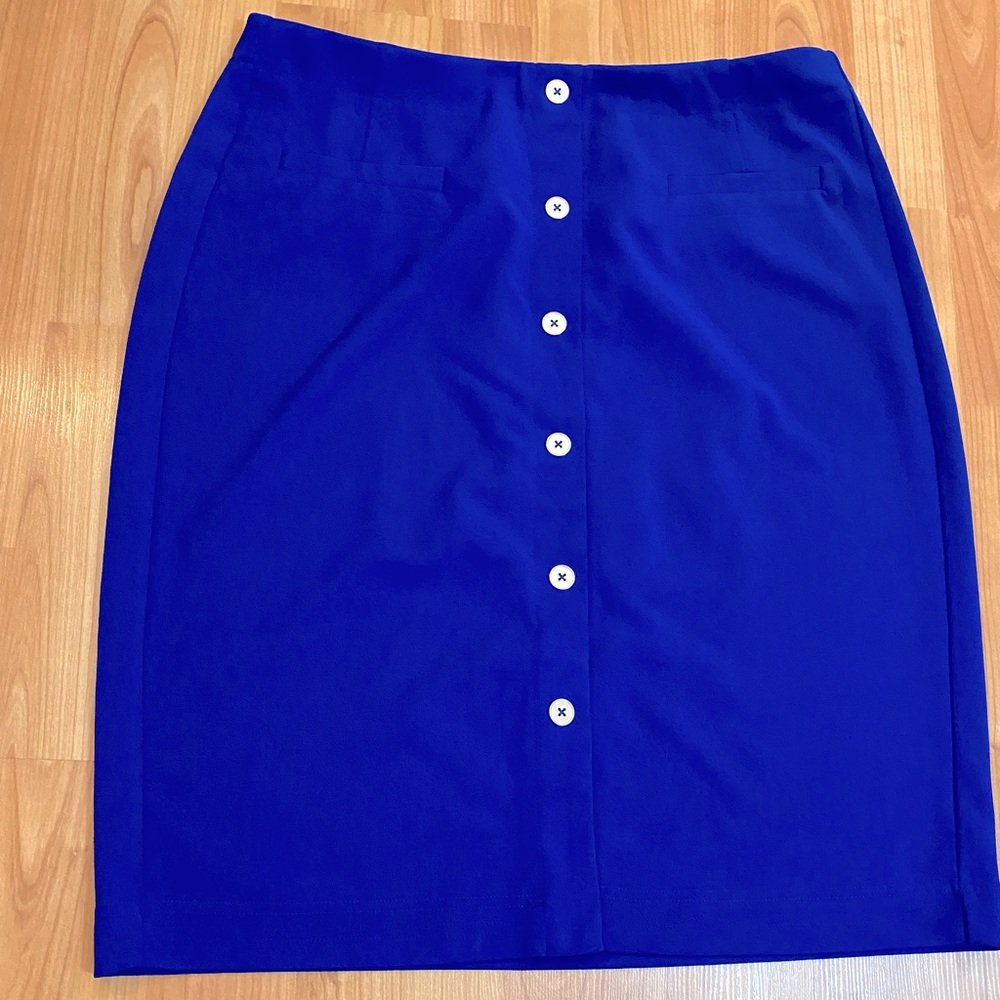 *NEVER WORN* like new pencil skirt by Avenue